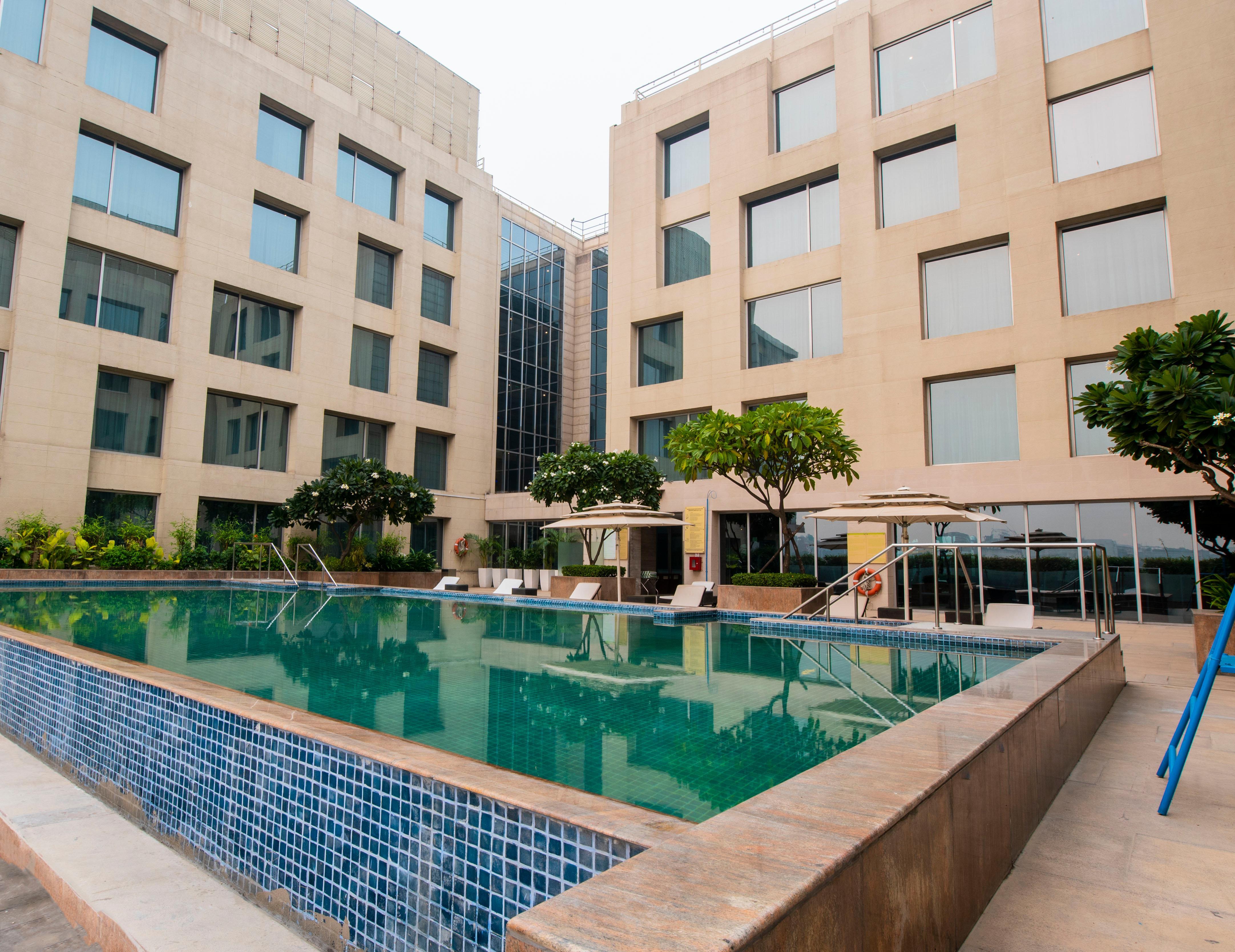 Holiday Inn New Delhi Aerocity By Ihg Exteriér fotografie The pool at the Taj Bengal