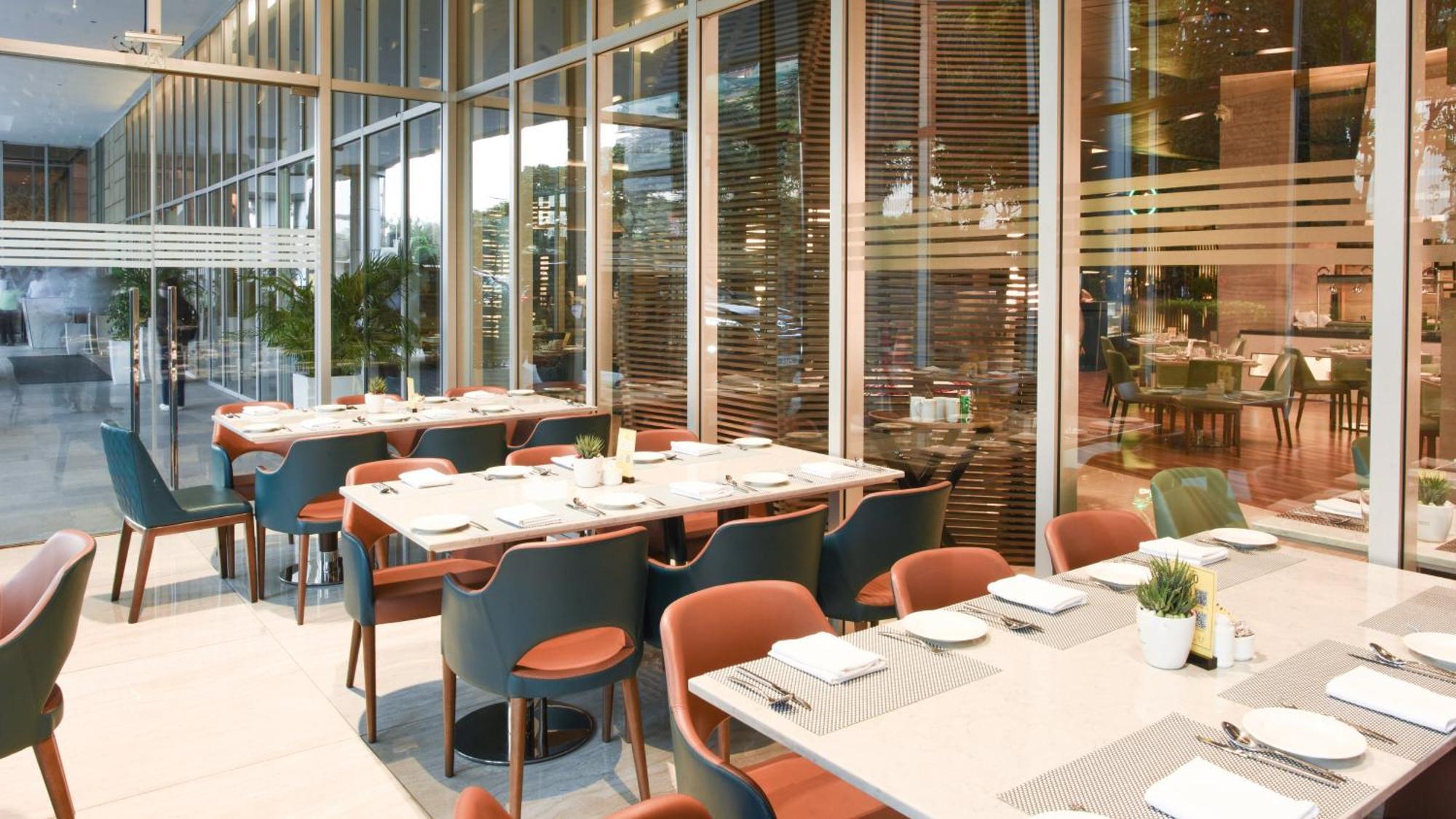 Holiday Inn New Delhi Aerocity By Ihg Exteriér fotografie The restaurant