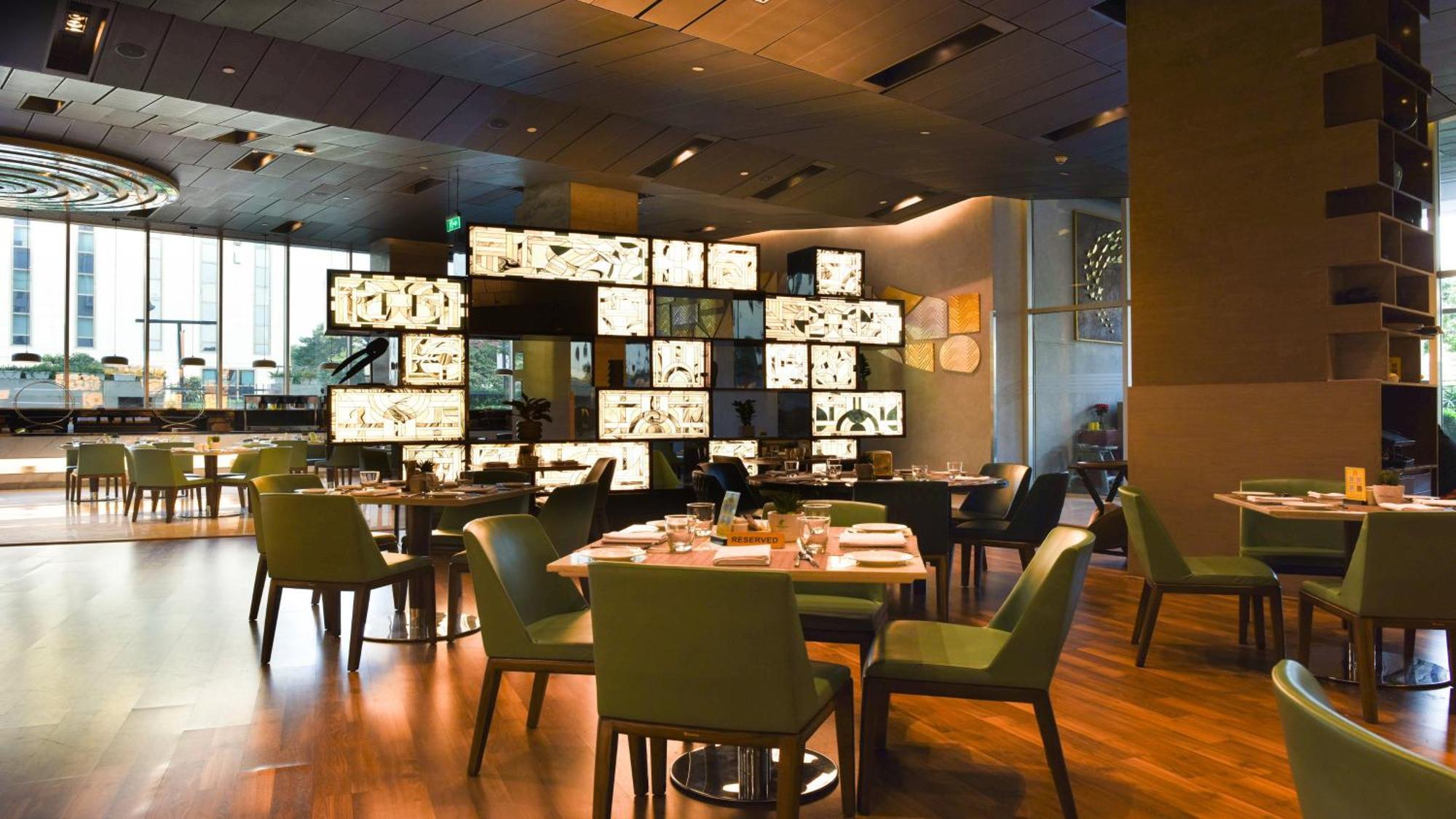 Holiday Inn New Delhi Aerocity By Ihg Exteriér fotografie The interior of the restaurant