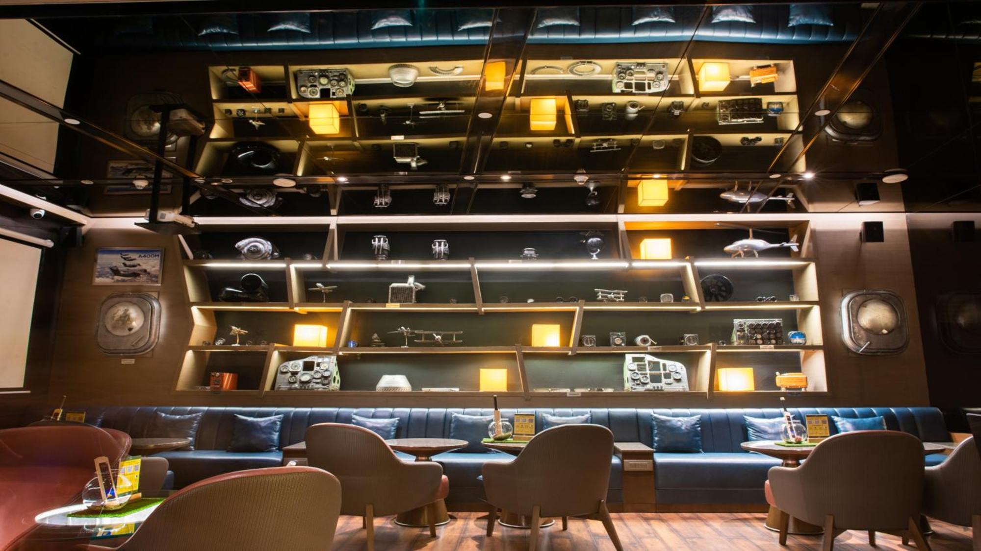 Holiday Inn New Delhi Aerocity By Ihg Exteriér fotografie The interior of the restaurant