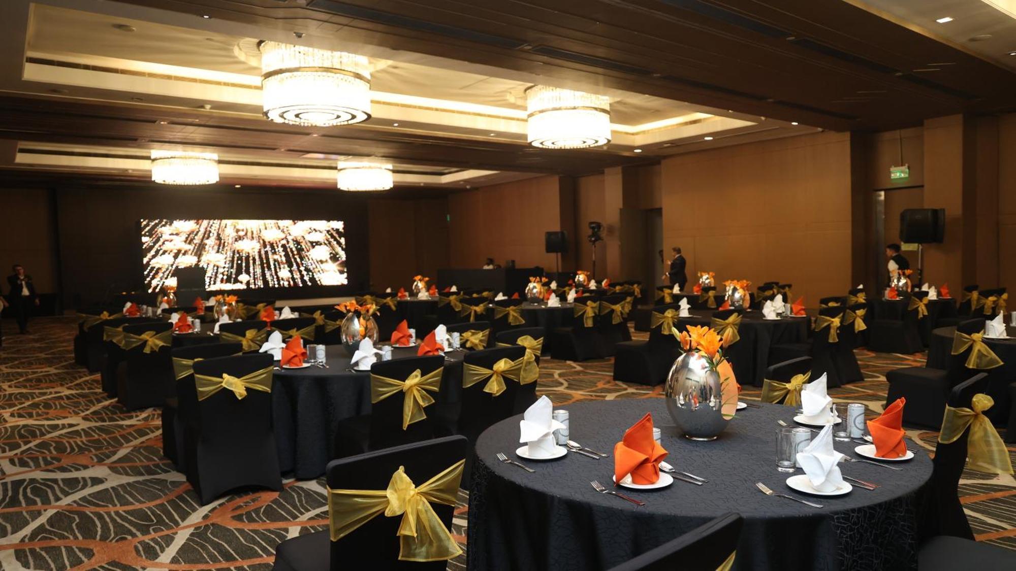 Holiday Inn New Delhi Aerocity By Ihg Exteriér fotografie The ballroom of the hotel