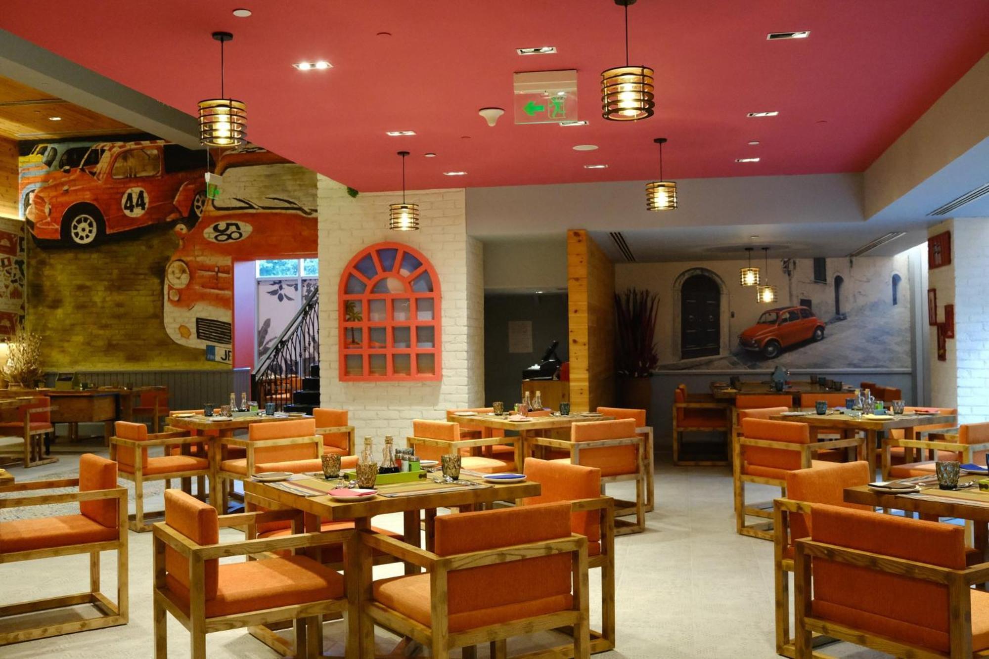 Holiday Inn New Delhi Aerocity By Ihg Exteriér fotografie Interior of a restaurant in India
