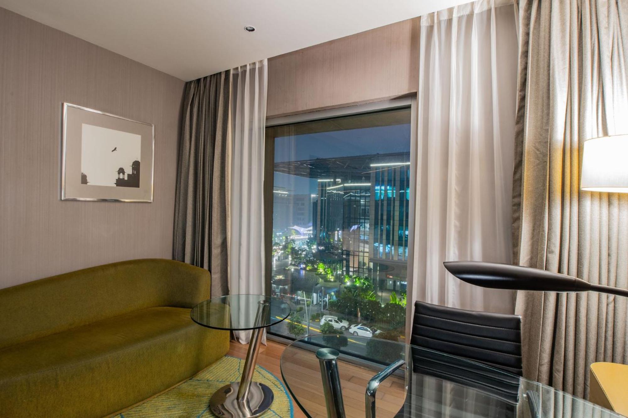 Holiday Inn New Delhi Aerocity By Ihg Exteriér fotografie A room at the hotel