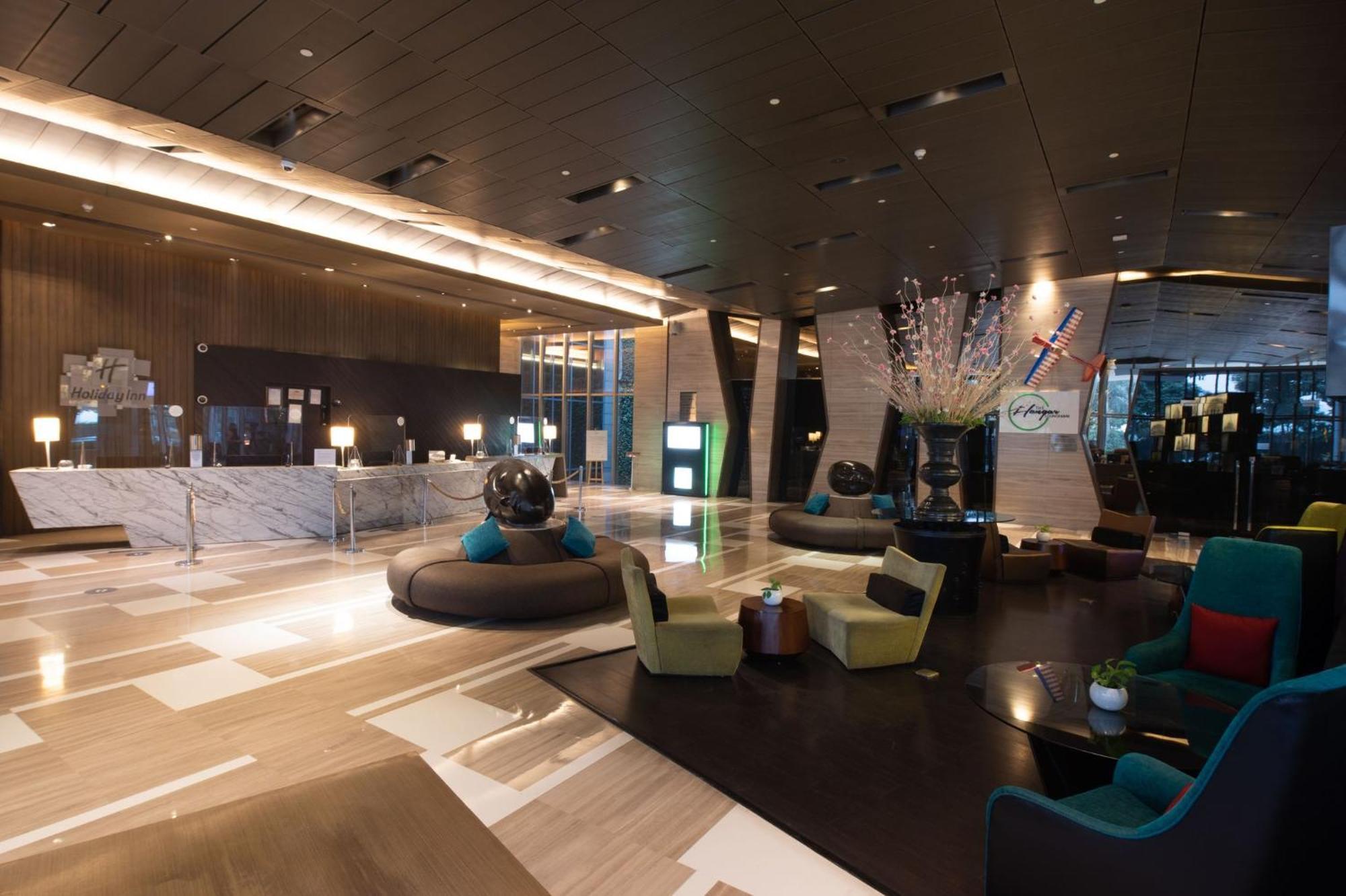 Holiday Inn New Delhi Aerocity By Ihg Exteriér fotografie The lobby of the hotel