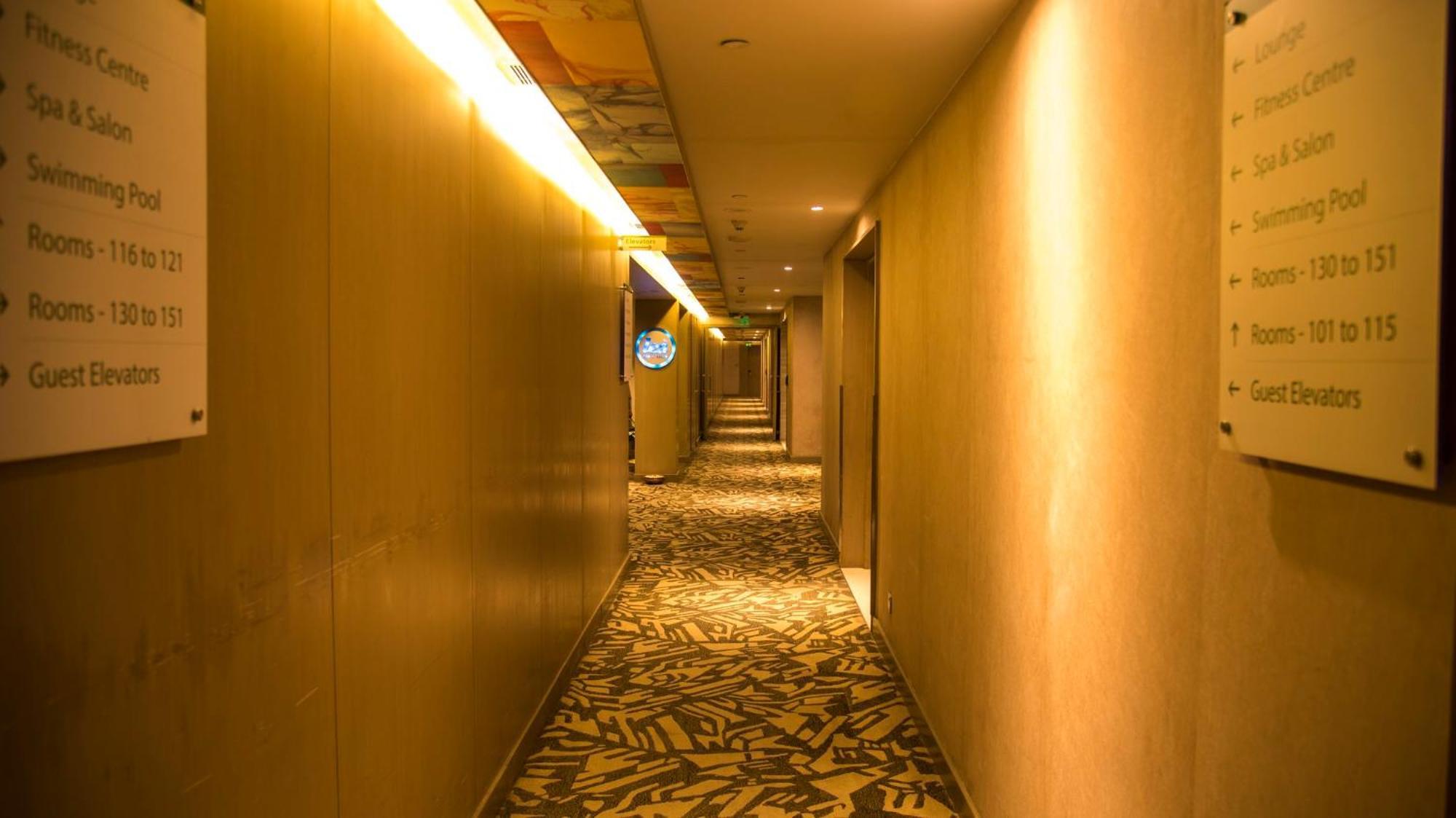 Holiday Inn New Delhi Aerocity By Ihg Exteriér fotografie A corridor
